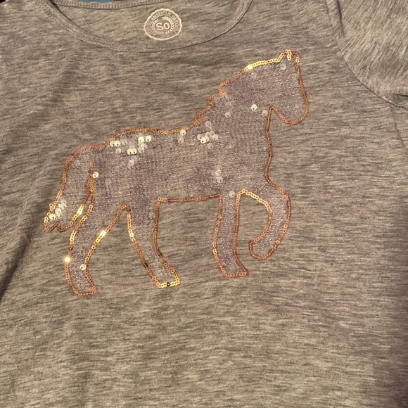 Cute grey long sleeve shirt with sequin horse - Picture 2 of 3